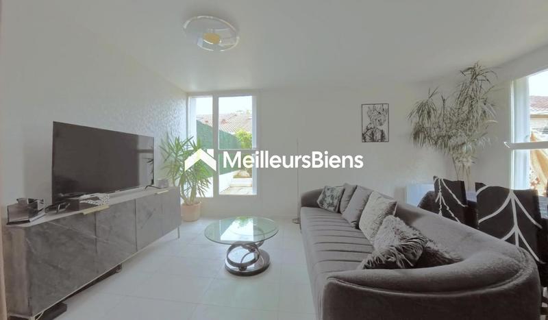 Maison - 97 m² - 5 pièces