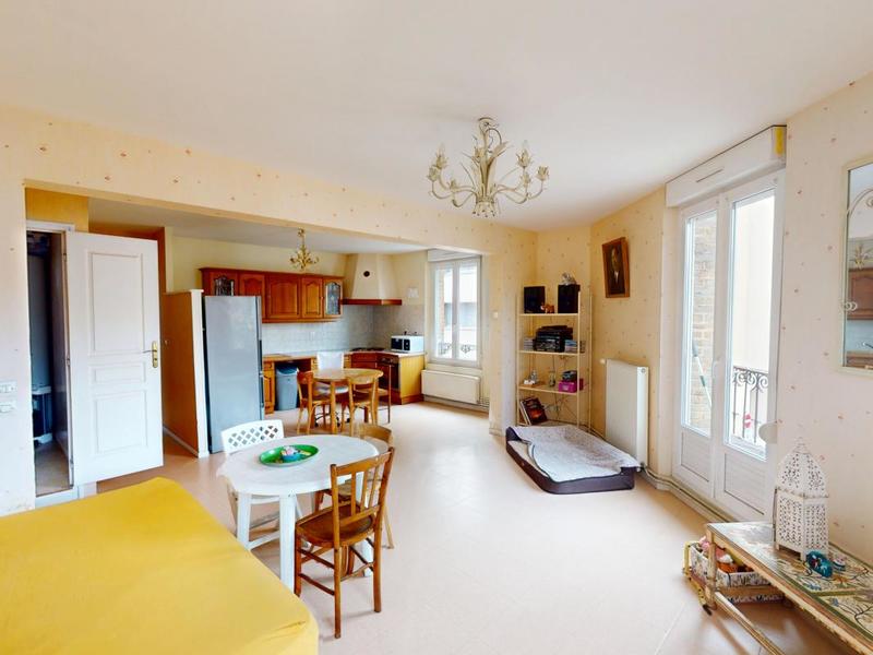 Appartement ancien - 80 m² - 4 pièces