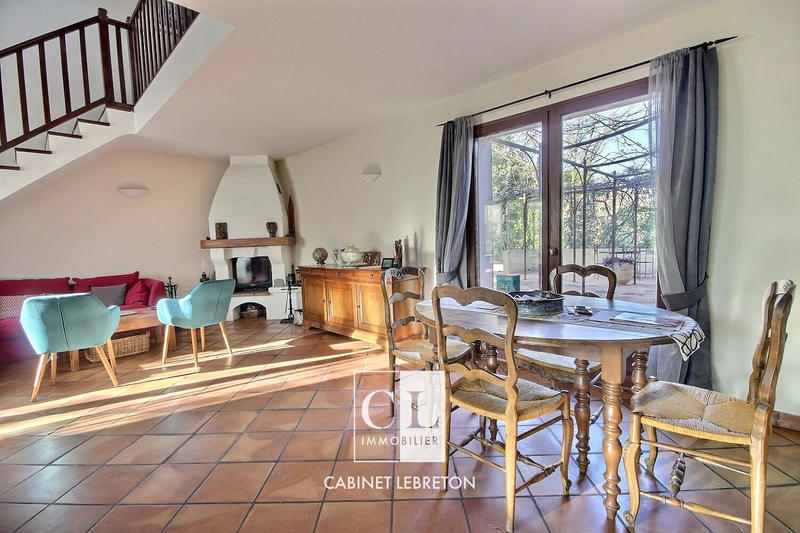 Villa - 419 m² - 6 pièces