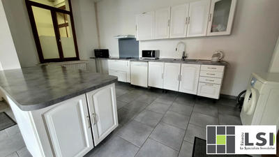 Maison - 156 m² - 8 pièces