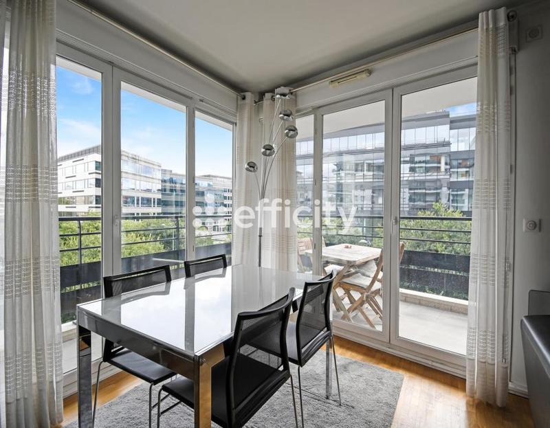 Appartement - 96 m² - 4 pièces