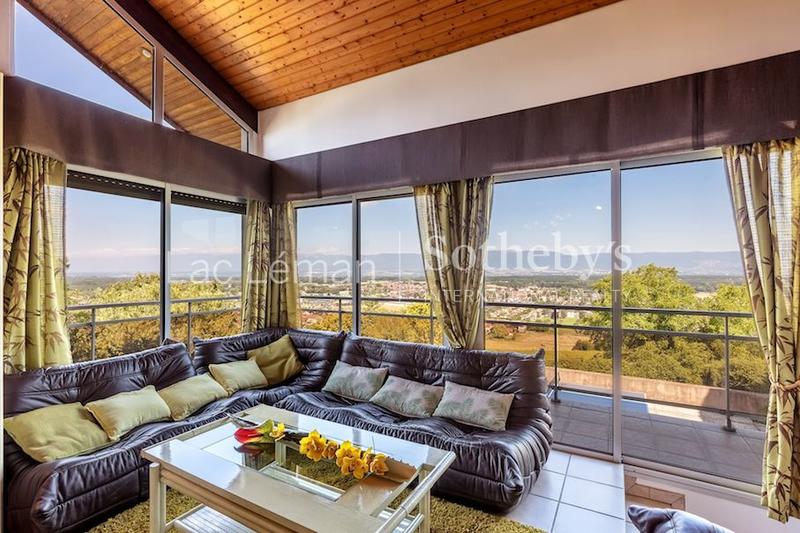 Maison - 246 m² - 6 pièces