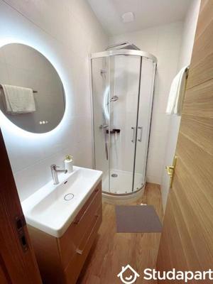 Chambre - 13 m² - 1 pièce