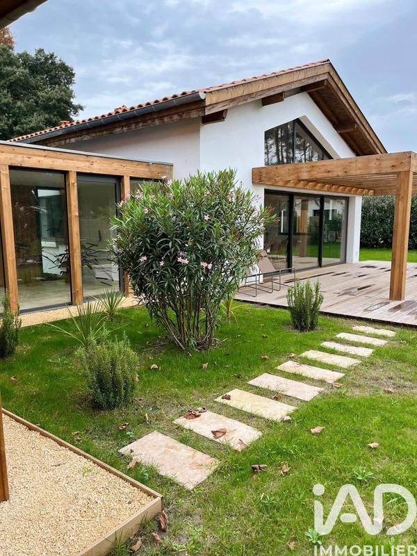 Maison - 170 m² - 7 pièces