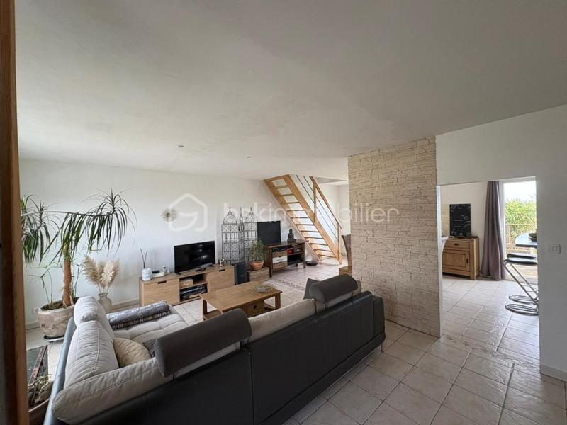 Maison traditionnelle - 183 m² - 7 pièces