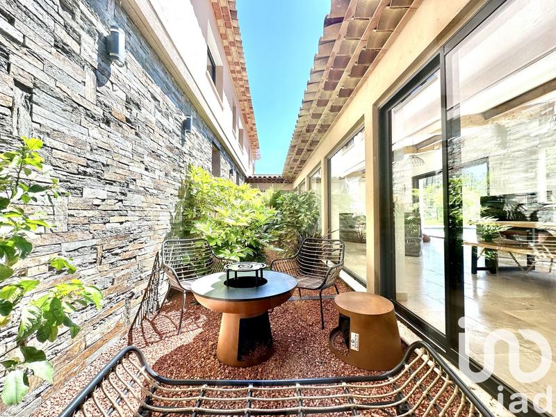 Maison - 290 m² - 8 pièces