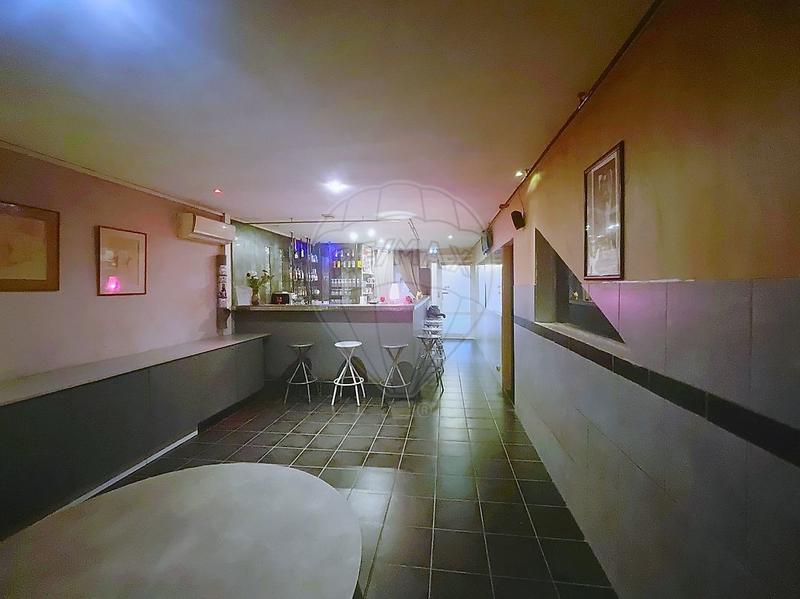 Local commercial - 282 m² - 8 pièces