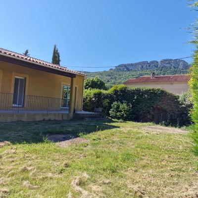 Villa - 90 m² - 4 pièces