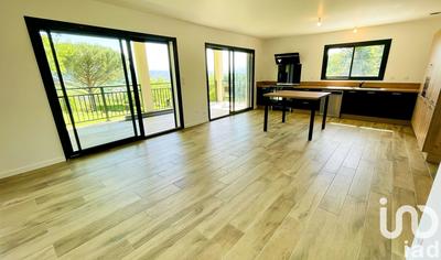 Maison - 137 m² - 6 pièces