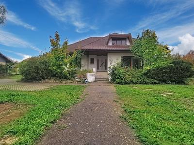 Maison - 176 m² - 7 pièces