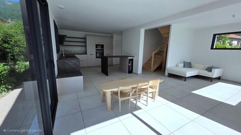 Maison - 114 m² - 5 pièces