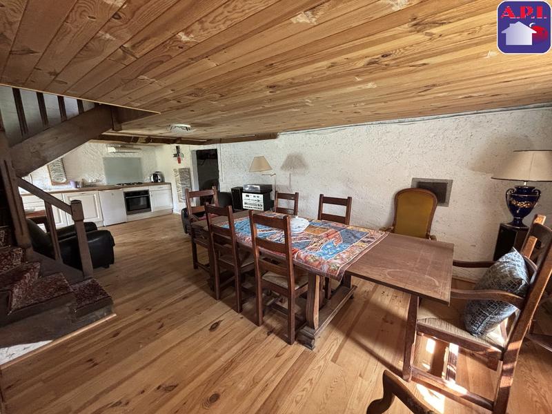 Maison - 229 m² - 9 pièces