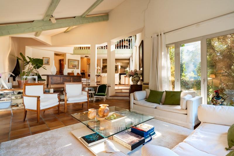 Maison - 234 m² - 7 pièces