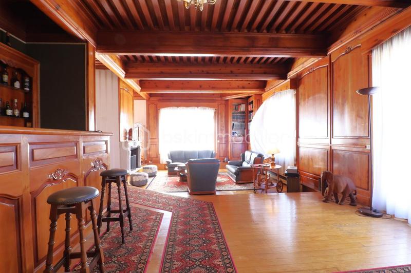 Propriété - 230 m² - 7 pièces