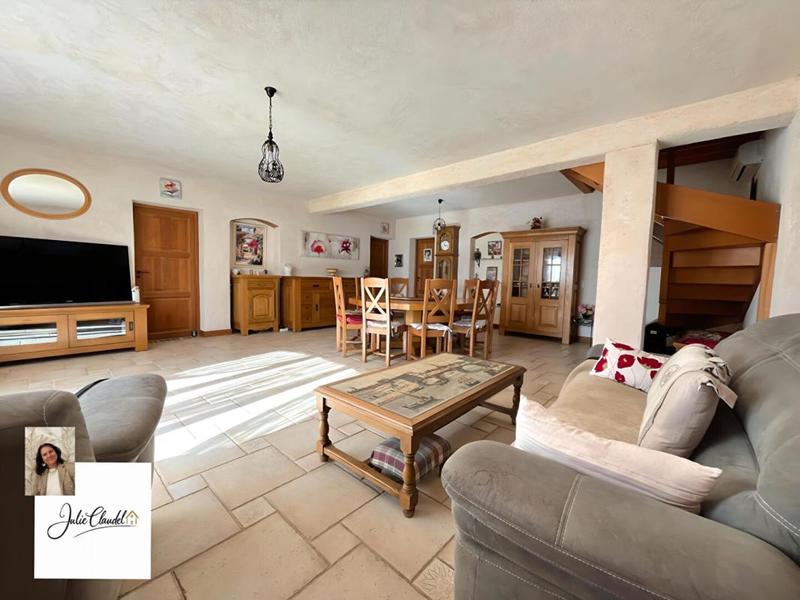 Maison - 170 m² - 5 pièces