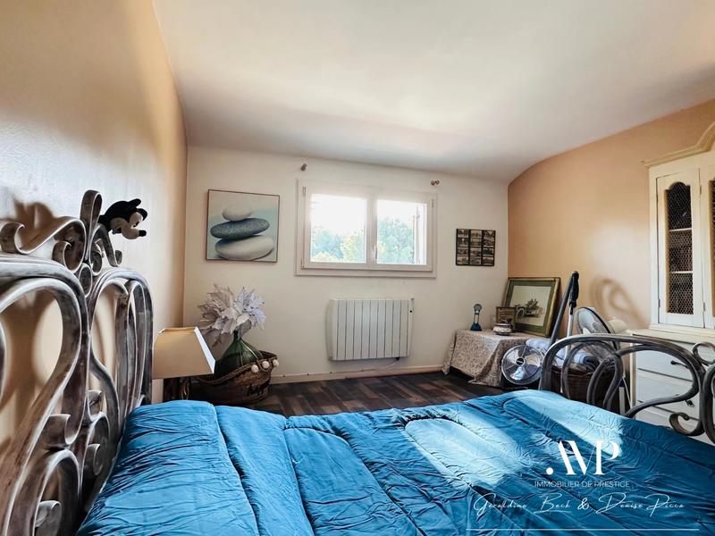 Propriété - 180 m² - 5 pièces