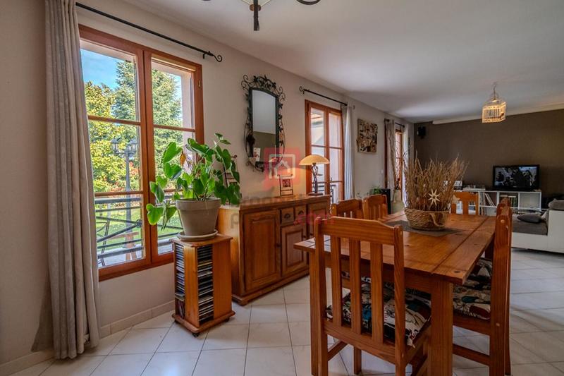 Maison - 104 m² - 7 pièces