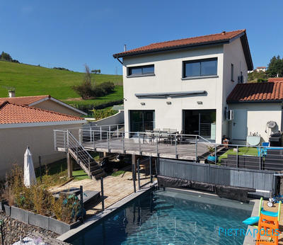 Maison traditionnelle - 105 m² - 4 pièces