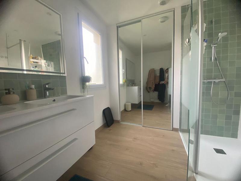 Maison - 202 m² - 7 pièces