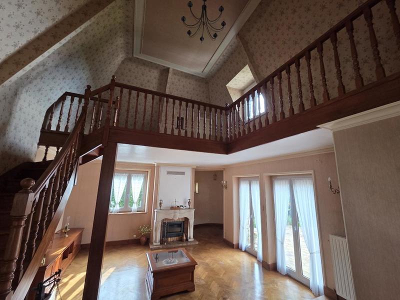 Demeure - 245 m² - 8 pièces