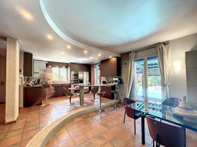 Villa - 146 m² - 6 pièces