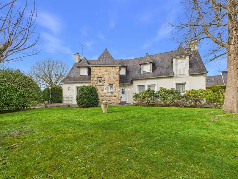 Maison - 187 m² - 8 pièces