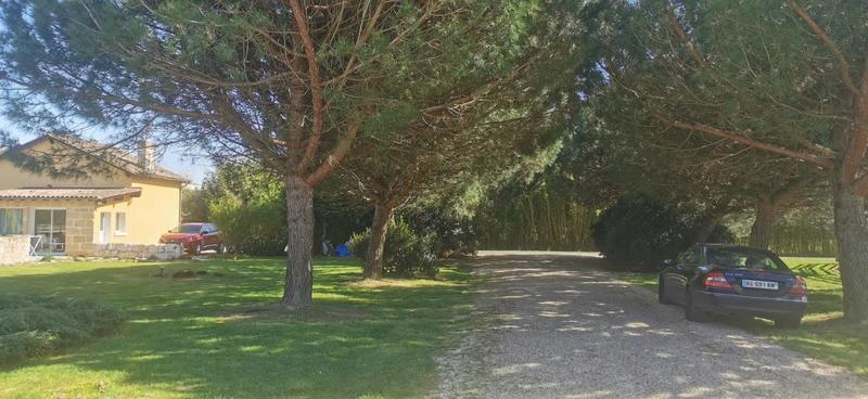 Maison - 859 m² - 20 pièces