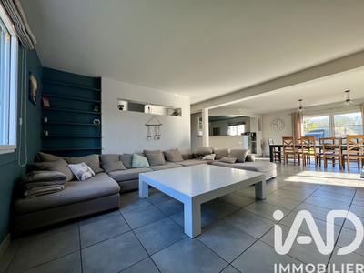 Maison - 217 m² - 7 pièces