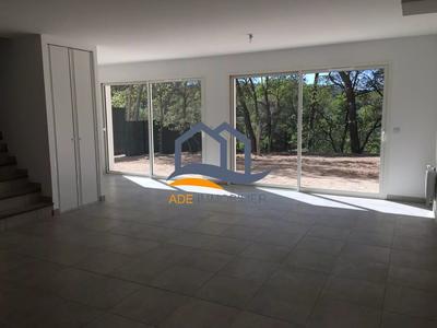 Maison - 104 m² - 4 pièces