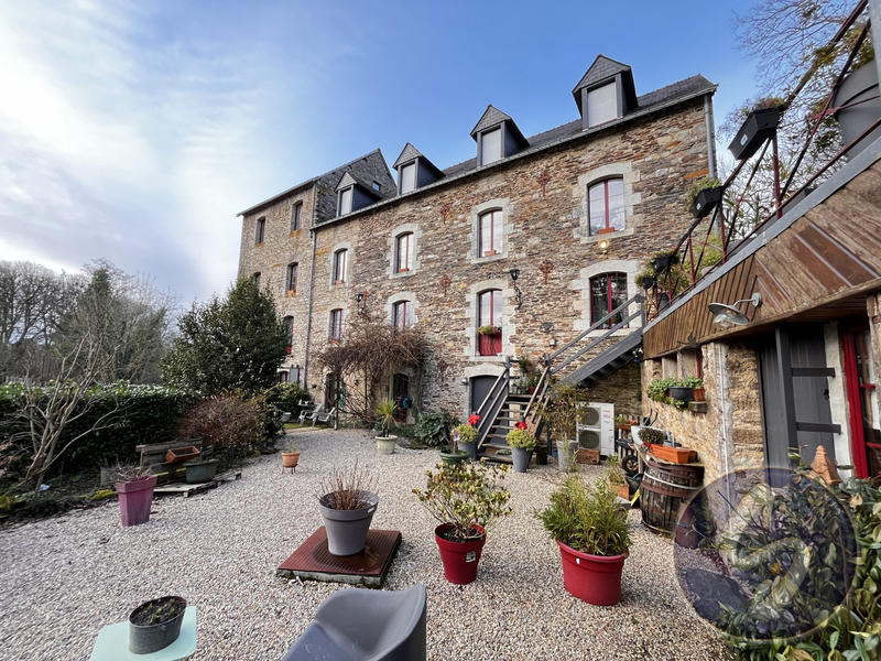 Maison - 616 m² - 19 pièces