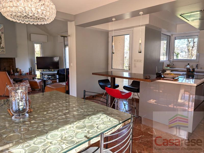 Maison - 150 m² - 11 pièces