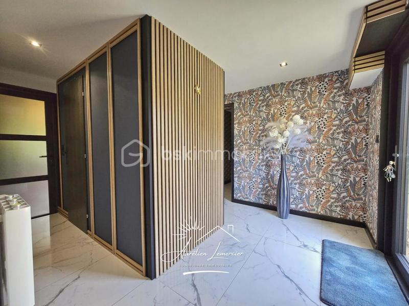 Maison - 200 m² - 6 pièces