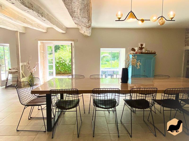 Maison - 300 m² - 8 pièces