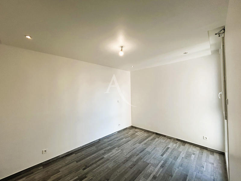 Appartement - 99 m² - 5 pièces