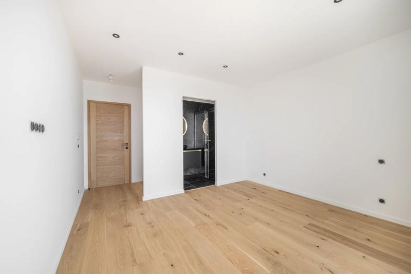 Villa - 350 m² - 8 pièces