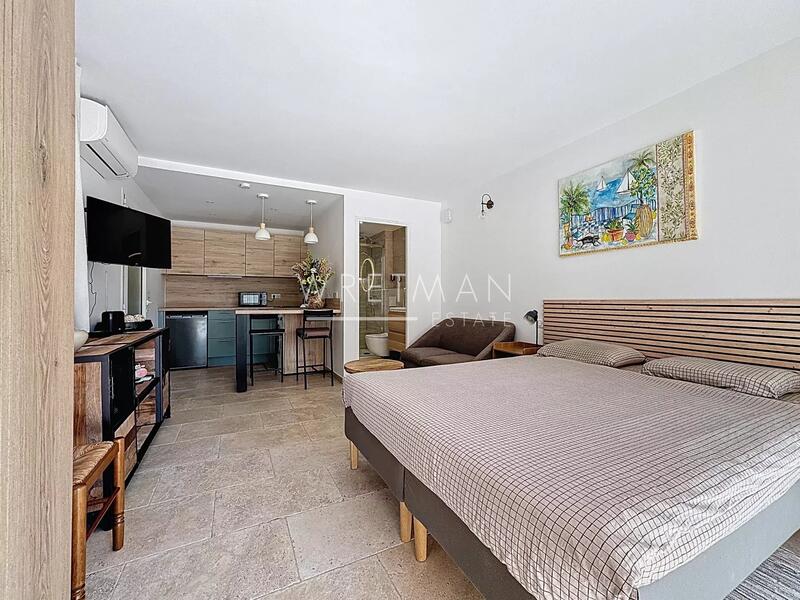 Maison - 266 m² - 8 pièces