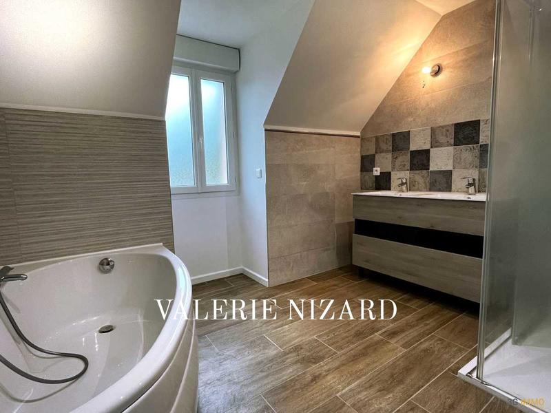 Maison traditionnelle - 171 m² - 7 pièces