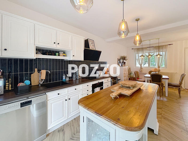 Maison - 111 m² - 6 pièces