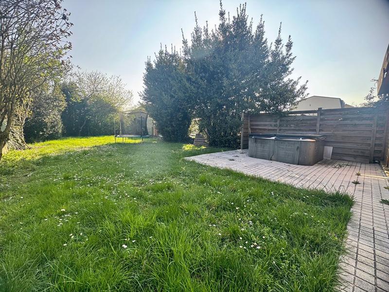 Maison - 90 m² - 5 pièces