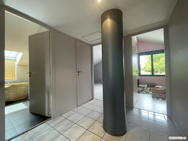 Maison - 180 m² - 6 pièces