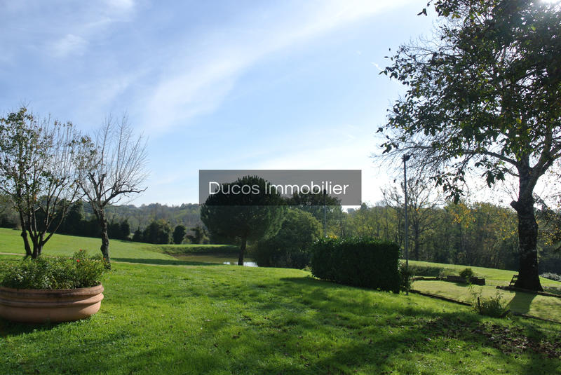 Maison - 280 m² - 6 pièces