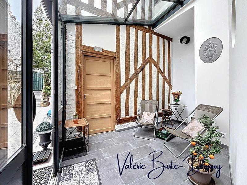 Maison - 214 m² - 7 pièces