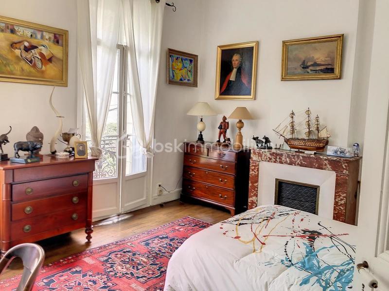 Maison de maîtres - 220 m² - 8 pièces