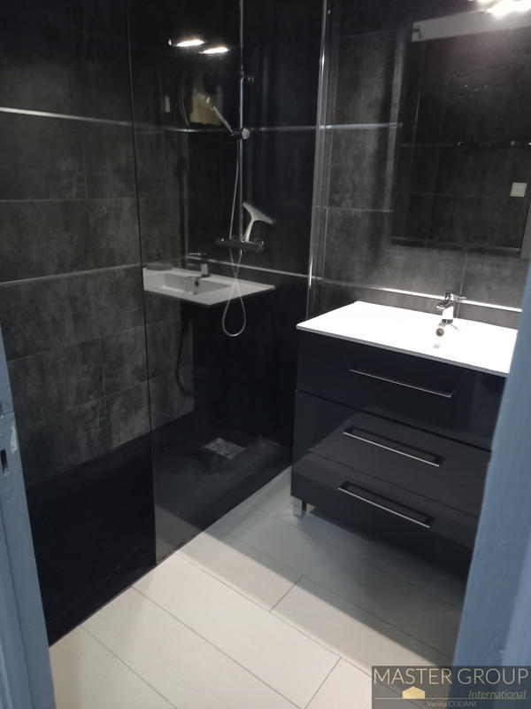 Villa - 300 m² - 9 pièces