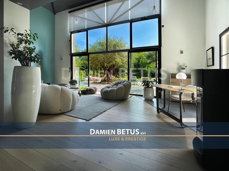 Maison - 264 m² - 7 pièces