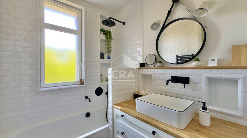 Maison - 131 m² - 8 pièces