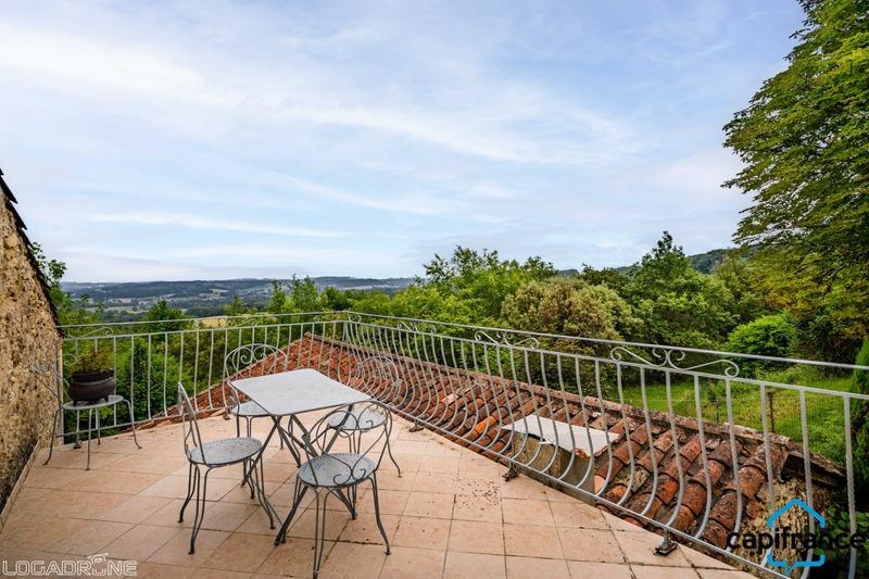 Maison - 190 m² - 9 pièces