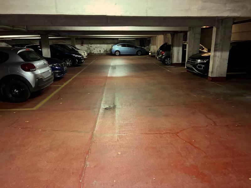 Parking / Garage - 14 m²