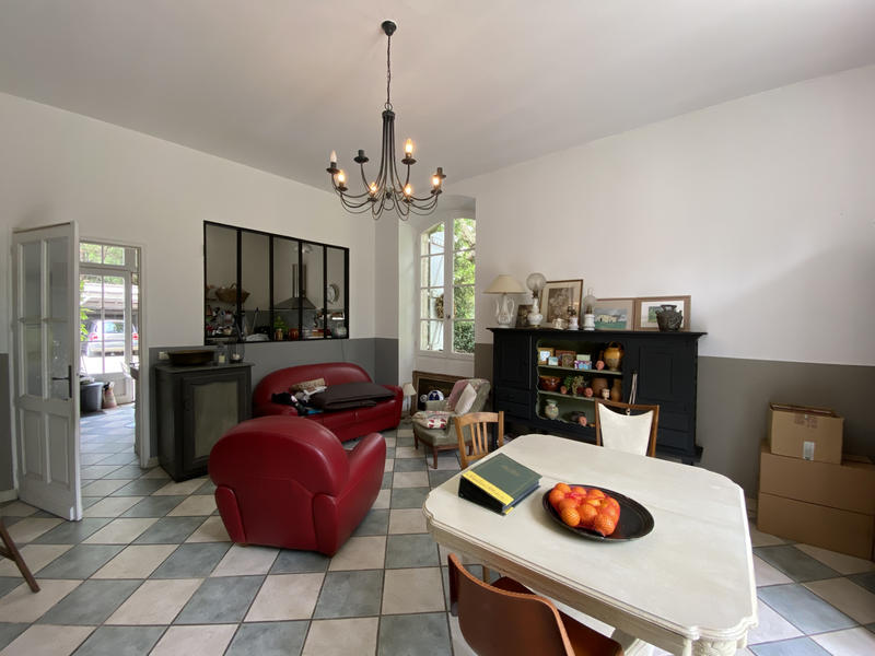 Maison - 370 m² - 12 pièces