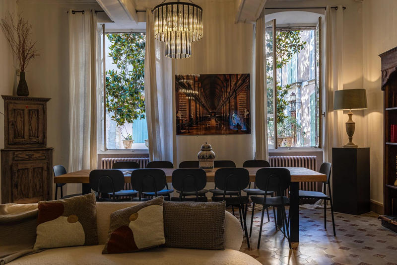 Maison - 520 m² - 8 pièces